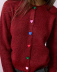Strickjacke mit bunten Knöpfen, burgundrot