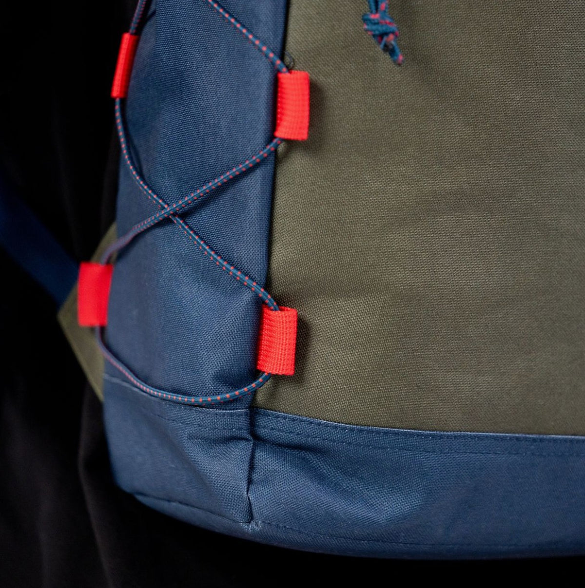 Rolltop-Rucksack dunkelblau/khaki, One Size 48x28x12 cm